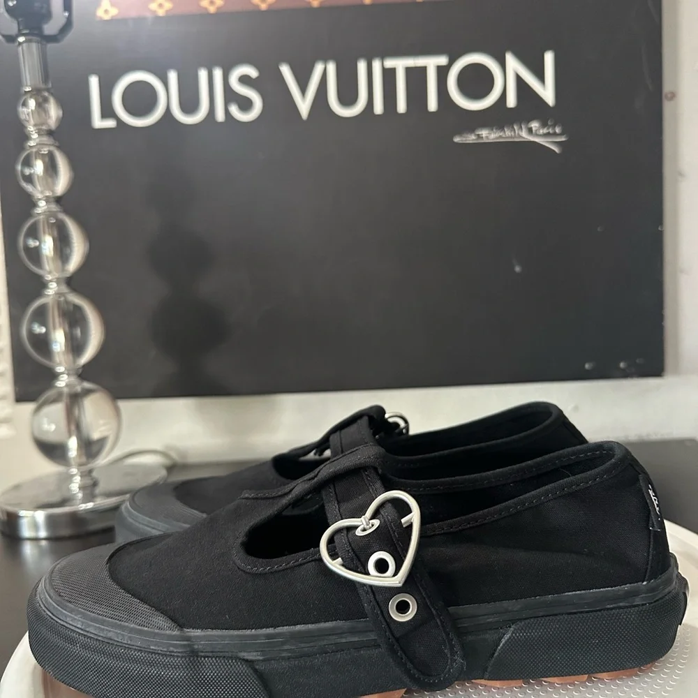🆕Vans Canvas Heart Buckle Mary Janes - Picture 6 of 14